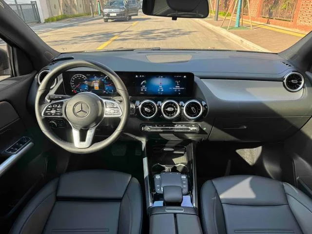 Mercedes-Benz GLA 2022 Second change GLA 200 interior photo 13 Mercedes-Benz GLA 2022 Second change GLA 200 interior photo 13