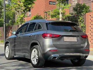 Mercedes-Benz GLA 2022 Second change GLA 200 interior photo 16 Mercedes-Benz GLA 2022 Second change GLA 200 interior photo 16