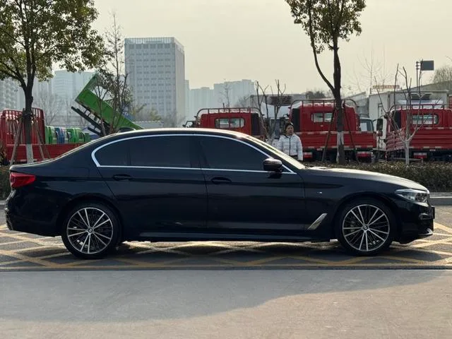 BMW 5 Series 2020 530Li Leading Type M Sports suit exterior photo 8 BMW 5 Series 2020 530Li Leading Type M Sports suit exterior photo 8