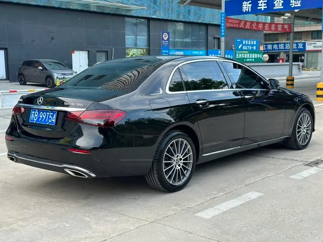Mercedes-Benz E-Class 2022 E 260 L Coche exterior foto 5 Mercedes-Benz E-Class 2022 E 260 L Coche exterior foto 5