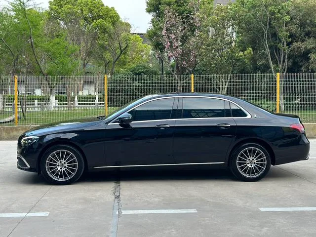 Mercedes-Benz E-Class 2022 E 260 L Coche exterior foto 6 Mercedes-Benz E-Class 2022 E 260 L Coche exterior foto 6