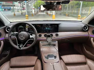 Mercedes-Benz E-Class 2022 E 260 L Coche interior foto 9 Mercedes-Benz E-Class 2022 E 260 L Coche interior foto 9