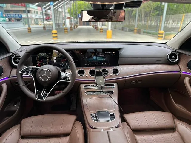 Mercedes-Benz E-Class 2022 E 260 L Coche interior foto 9 Mercedes-Benz E-Class 2022 E 260 L Coche interior foto 9