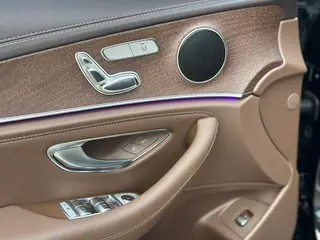 Mercedes-Benz E-Class 2022 E 260 L Coche interior foto 12 Mercedes-Benz E-Class 2022 E 260 L Coche interior foto 12