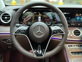 Mercedes-Benz E-Class 2022 E 260 L Coche interior foto 13 Mercedes-Benz E-Class 2022 E 260 L Coche interior foto 13