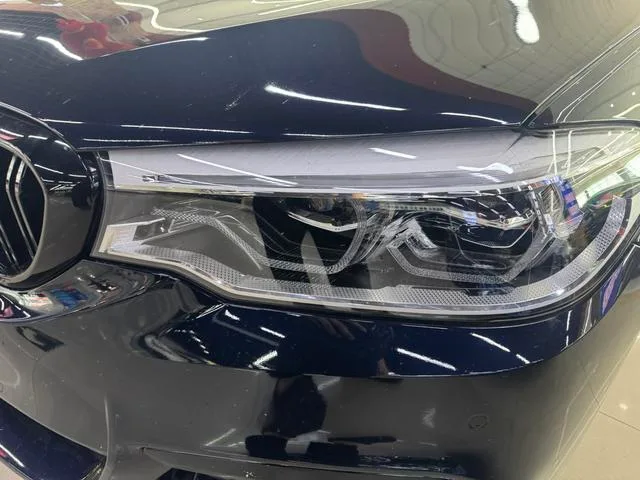 BMW 5 Series 2020 530Li Leading Type M Sports suit exterior photo 3