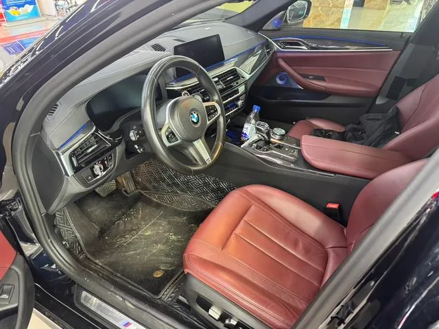 BMW 5 Series 2020 530Li Leading Type M Sports suit exterior photo 5