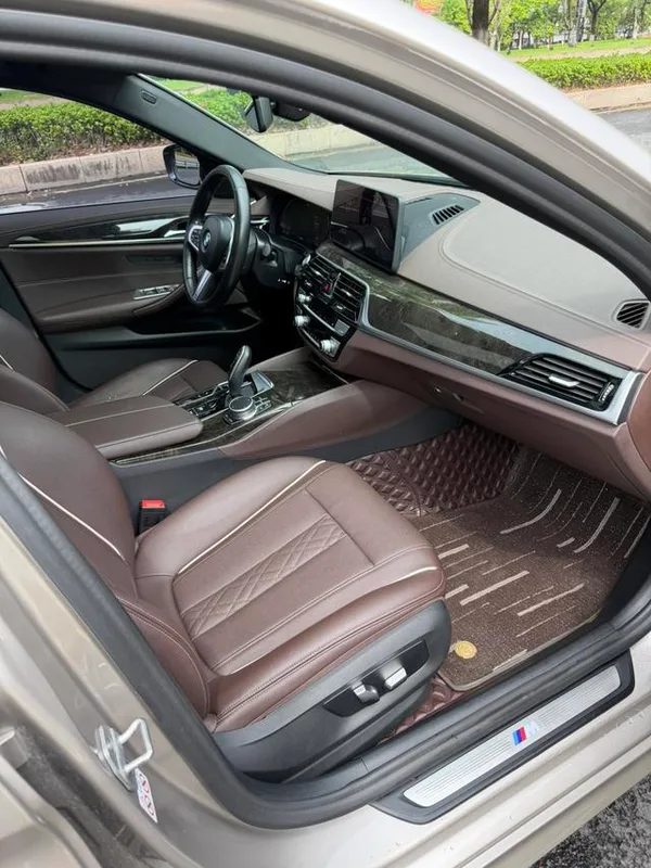 BMW 5 Series 2021 525Li M Sports suit interior photo 7 BMW 5 Series 2021 525Li M Sports suit interior photo 7