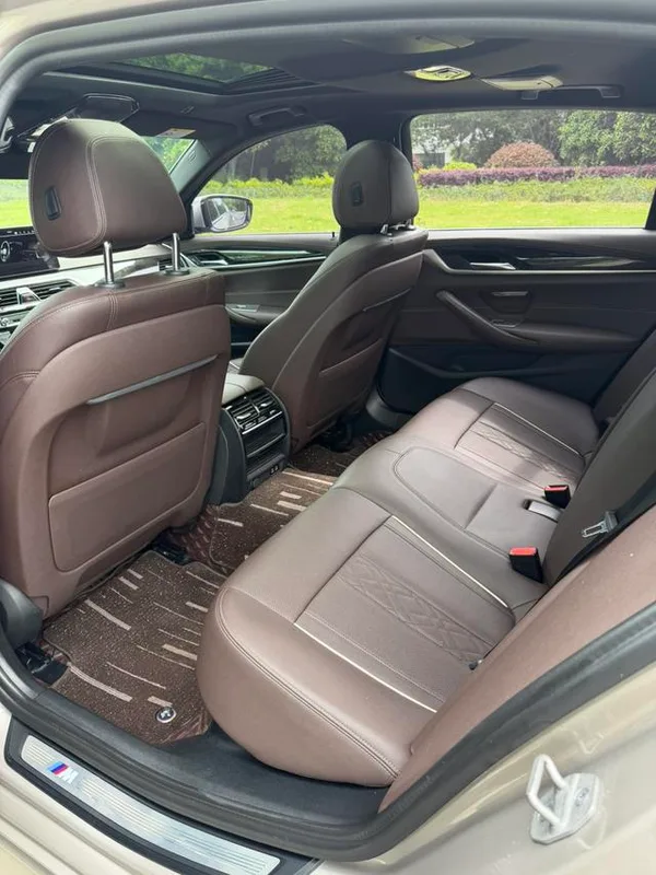 BMW 5 Series 2021 525Li M Sports suit interior photo 8 BMW 5 Series 2021 525Li M Sports suit interior photo 8