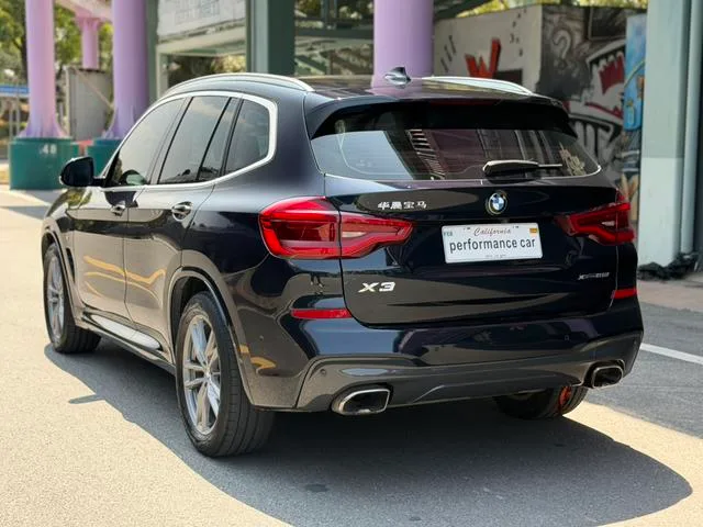 BMW X3 2020 xDrive25i M Спортивный костюм интерьер фото 10