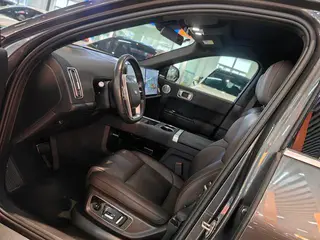 Li Auto L9 2022 Max version exterior photo 3