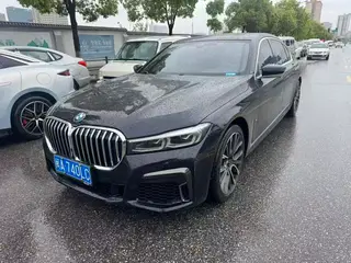 BMW 7 Series 2019 730Li M Sports suit