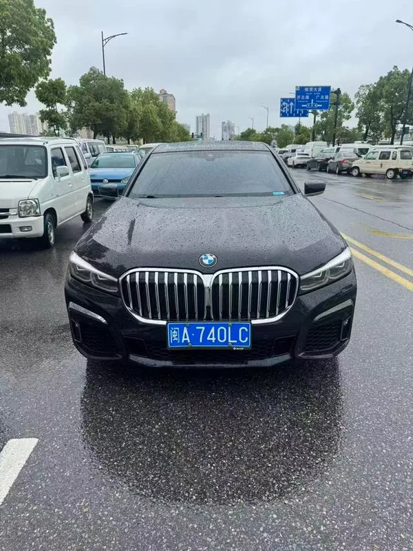 BMW 7 Series 2019 730Li M Conjunto deportivo exterior foto 2 BMW 7 Series 2019 730Li M Conjunto deportivo exterior foto 2