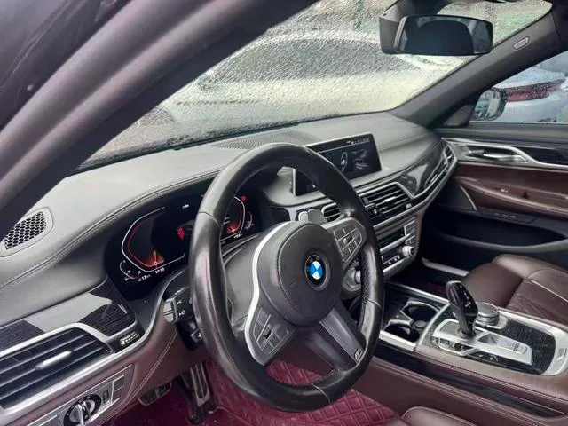 BMW 7 Series 2019 730Li M Conjunto deportivo exterior foto 5 BMW 7 Series 2019 730Li M Conjunto deportivo exterior foto 5
