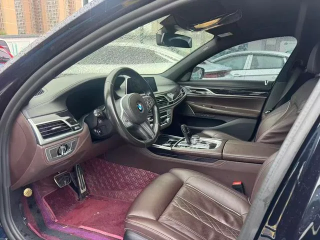 BMW 7 Series 2019 730Li M Conjunto deportivo interior foto 8 BMW 7 Series 2019 730Li M Conjunto deportivo interior foto 8