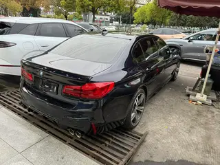 BMW 5 Series 2020 530Li Leading Type M Sports suit exterior photo 4