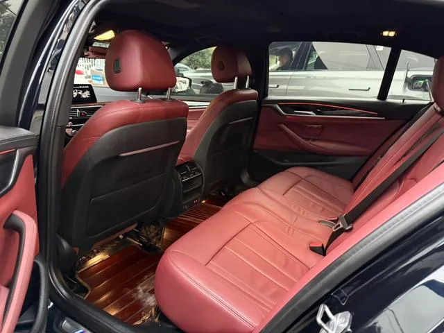 BMW 5 Series 2020 530Li Leading Type M Sports suit interior photo 9