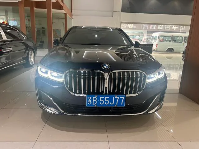 BMW 7 Series 2019 Restyling 740Li xDrive Administrative Luxury Set exterior photo 2