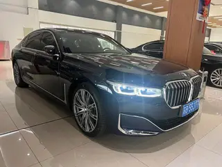 BMW 7 Series 2019 Restyling 740Li xDrive Administrative Luxury Set exterior photo 3