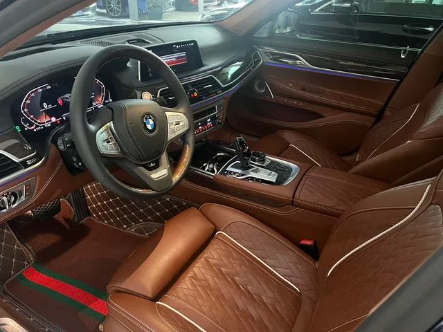 BMW 7 Series 2019 Restyling 740Li xDrive Administrative Luxury Set exterior photo 4