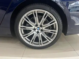 BMW 7 Series 2019 Restyling 740Li xDrive Administrative Luxury Set interior photo 11