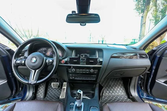 BMW X4 2016 xDrive20i M Sporty interior photo 7