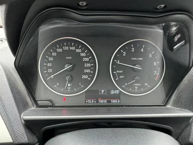 BMW 2 Series 2015 218i interior foto 10