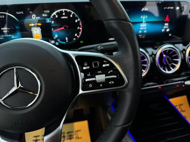 Mercedes-Benz GLA 2022 Segundo cambio GLA 200 interior foto 18 Mercedes-Benz GLA 2022 Segundo cambio GLA 200 interior foto 18