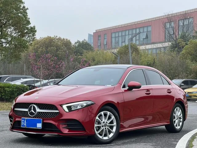 Mercedes-Benz A-Class 2022 Restyling A 200 L Sport Sedan Fashion Edition exterior photo 1 Mercedes-Benz A-Class 2022 Restyling A 200 L Sport Sedan Fashion Edition exterior photo 1