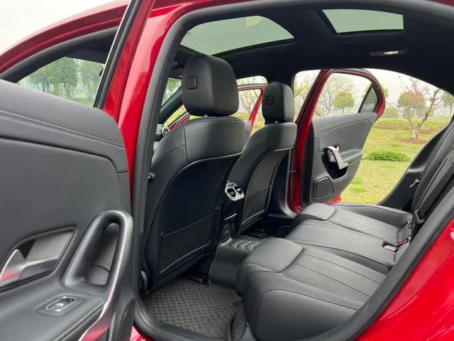 Mercedes-Benz A-Class 2022 Restyling A 200 L Sport Sedan Fashion Edition interior photo 10 Mercedes-Benz A-Class 2022 Restyling A 200 L Sport Sedan Fashion Edition interior photo 10