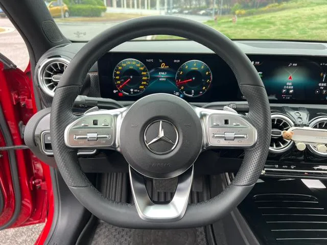 Mercedes-Benz A-Class 2022 Restyling A 200 L Sport Sedan Fashion Edition interior photo 13 Mercedes-Benz A-Class 2022 Restyling A 200 L Sport Sedan Fashion Edition interior photo 13