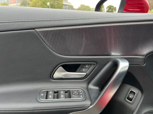 Mercedes-Benz A-Class 2022 Restyling A 200 L Sport Sedan Fashion Edition interior photo 17 Mercedes-Benz A-Class 2022 Restyling A 200 L Sport Sedan Fashion Edition interior photo 17