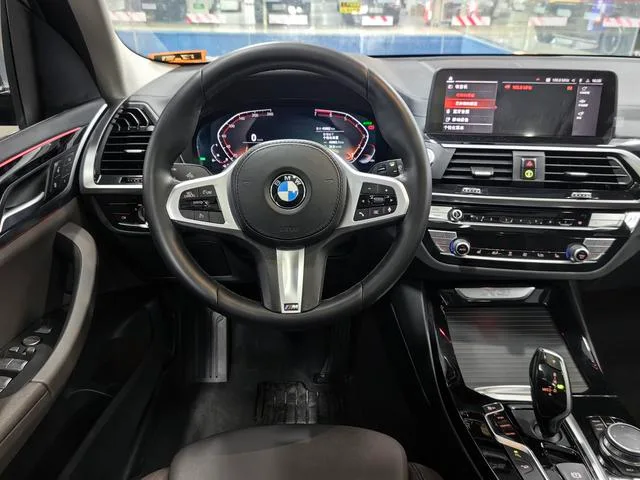 BMW X3 2021 Restyling xDrive25i M Sports suit interior photo 10