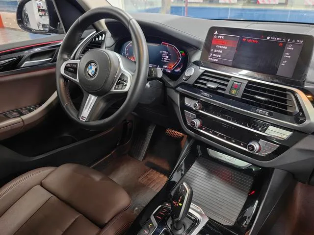 BMW X3 2021 Restyling xDrive25i M Sports suit interior photo 13