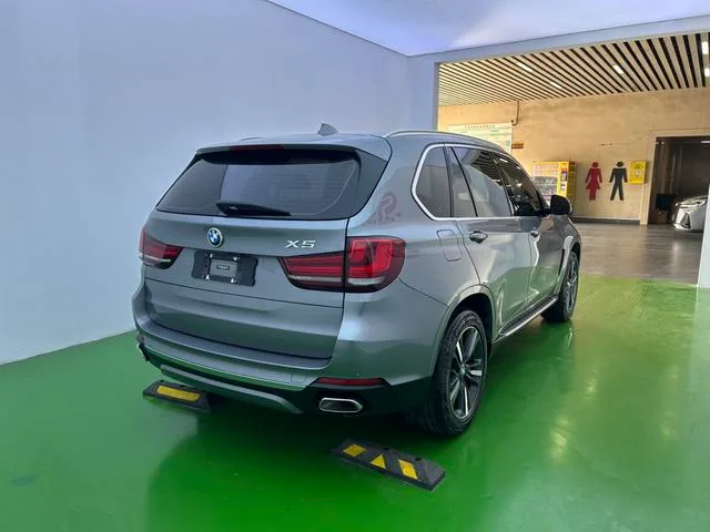 BMW X5 2018 xDrive35i Elegant style exterior photo 4