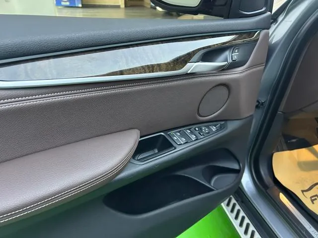 BMW X5 2018 xDrive35i Elegant style interior photo 11