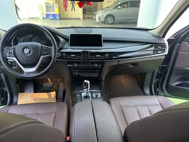 BMW X5 2018 xDrive35i Elegant style interior photo 13