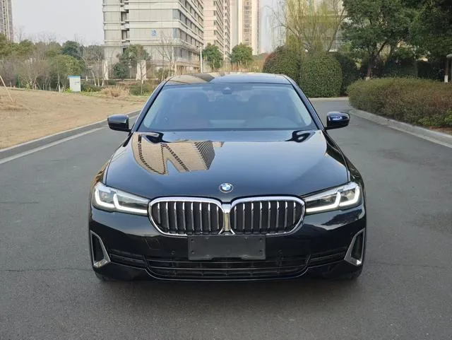 BMW 5 Series 2021 530Li Leading Type Luxury Set exterior photo 2 BMW 5 Series 2021 530Li Leading Type Luxury Set exterior photo 2