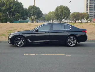 BMW 5 Series 2021 530Li Leading Type Luxury Set exterior photo 3 BMW 5 Series 2021 530Li Leading Type Luxury Set exterior photo 3