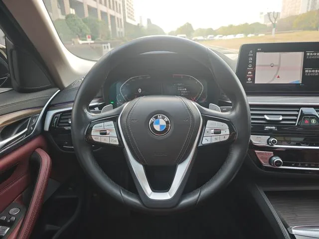 BMW 5 Series 2021 530Li Leading Type Luxury Set interior photo 11 BMW 5 Series 2021 530Li Leading Type Luxury Set interior photo 11