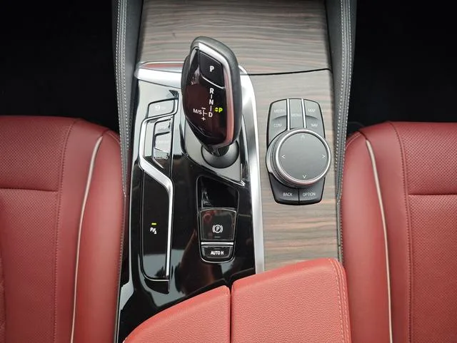BMW 5 Series 2021 530Li Leading Type Luxury Set interior photo 12 BMW 5 Series 2021 530Li Leading Type Luxury Set interior photo 12