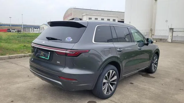 Li Auto ONE 2020 extended range 6 Seat plate exterior photo 7