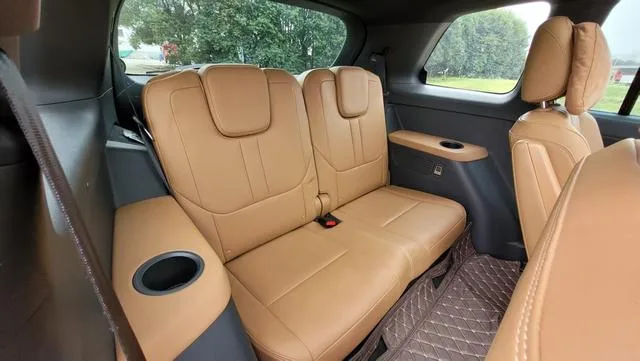 Li Auto ONE 2020 extended range 6 Seat plate interior photo 10