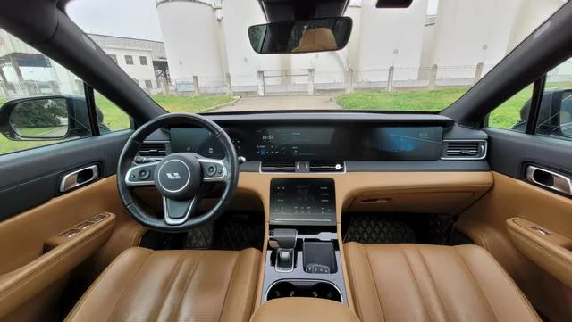 Li Auto ONE 2020 extended range 6 Seat plate interior photo 11