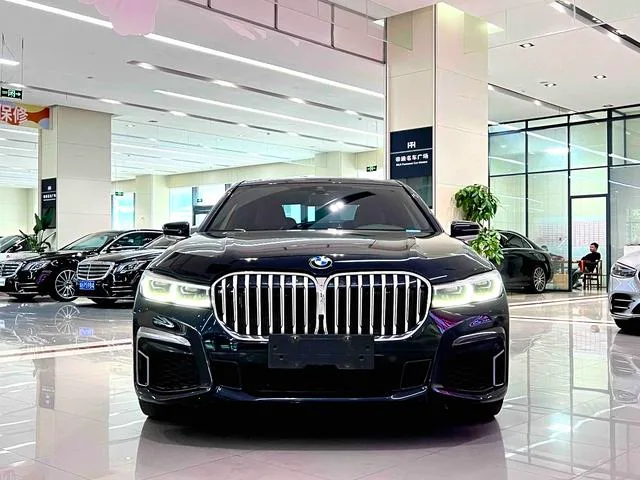 BMW 7 Series 2019 730Li M Conjunto deportivo exterior foto 3 BMW 7 Series 2019 730Li M Conjunto deportivo exterior foto 3