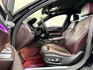 BMW 7 Series 2019 730Li M Conjunto deportivo interior foto 6 BMW 7 Series 2019 730Li M Conjunto deportivo interior foto 6