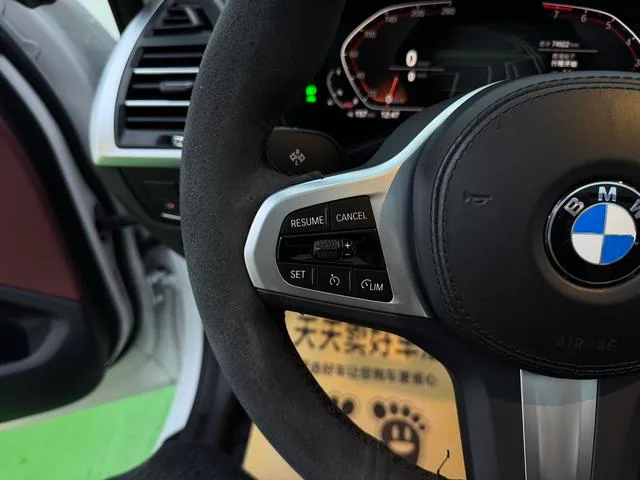 BMW X3 2022 xDrive25i M Sports suit interior photo 17
