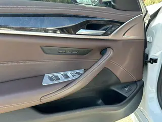 BMW 5 Series 2020 525Li M Sports suit interior photo 18 BMW 5 Series 2020 525Li M Sports suit interior photo 18