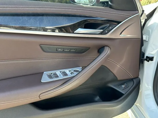 BMW 5 Series 2020 525Li M Sports suit interior photo 18 BMW 5 Series 2020 525Li M Sports suit interior photo 18