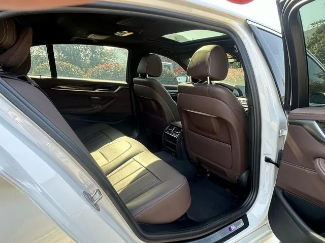 BMW 5 Series 2020 525Li M Sports suit interior photo 20 BMW 5 Series 2020 525Li M Sports suit interior photo 20